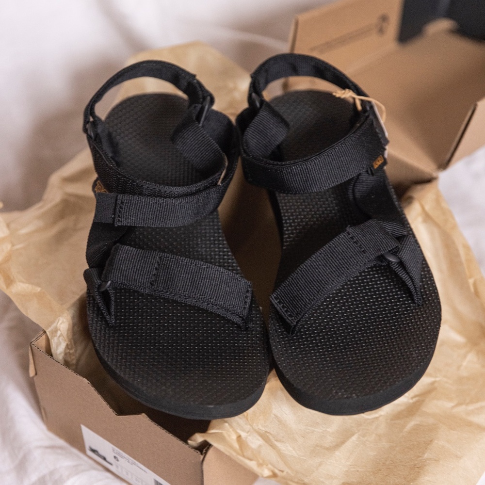 Teva Women's Original Universal Sandal Black Size 6 NEW with tags